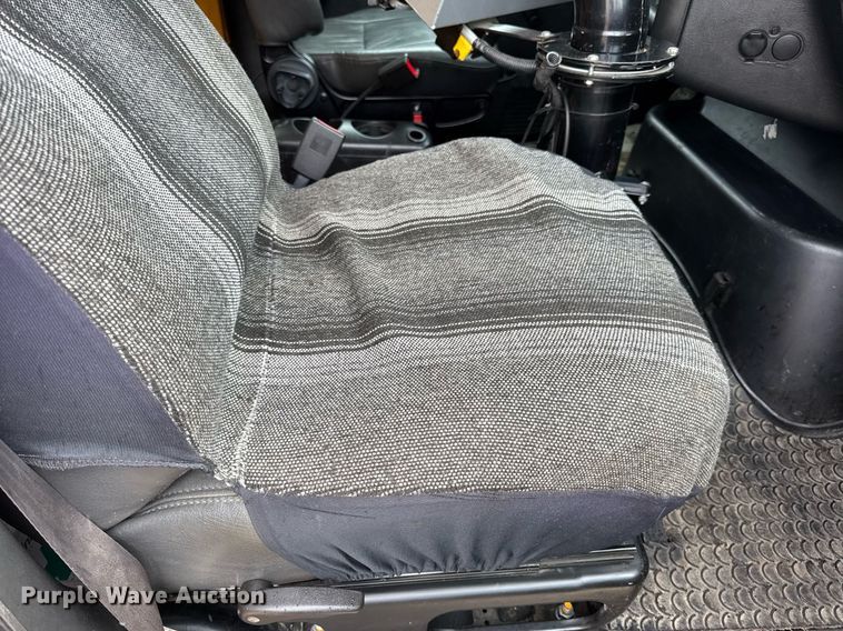 image for item DV4185 2005 Chevrolet C7500 oil distributor truck