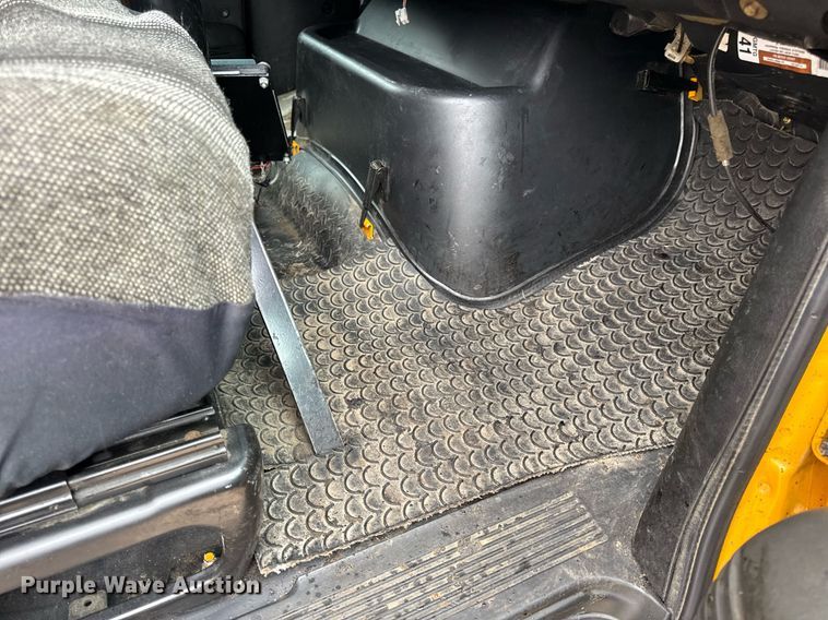 image for item DV4185 2005 Chevrolet C7500 oil distributor truck