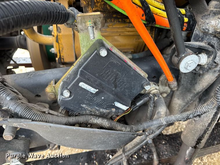 image for item DV4185 2005 Chevrolet C7500 oil distributor truck