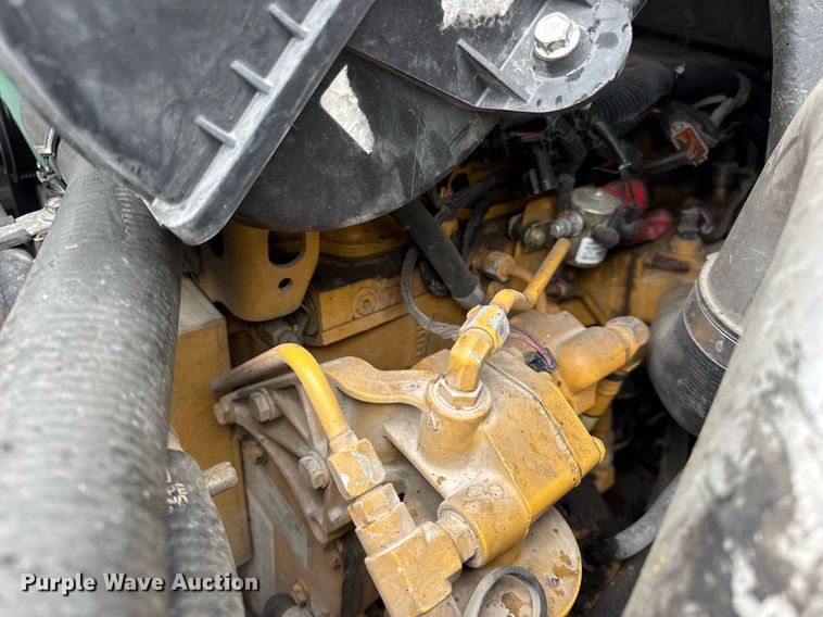 image for item DV4185 2005 Chevrolet C7500 oil distributor truck