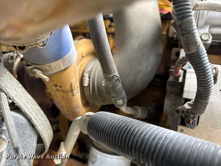 image for item DV4185 2005 Chevrolet C7500 oil distributor truck