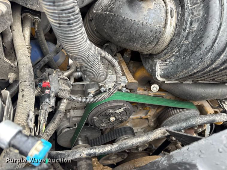 image for item DV4185 2005 Chevrolet C7500 oil distributor truck