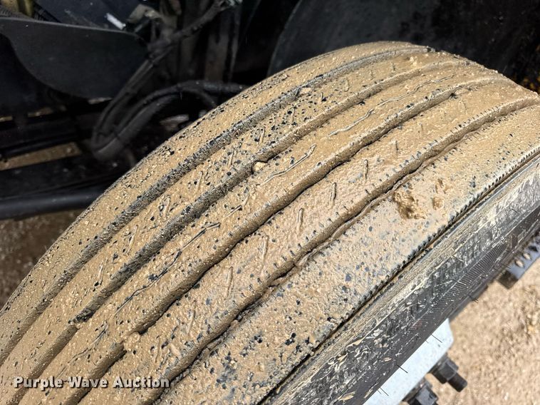 image for item DV4185 2005 Chevrolet C7500 oil distributor truck