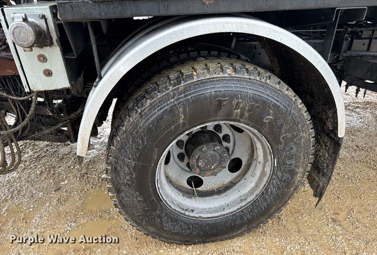 image for item DV4185 2005 Chevrolet C7500 oil distributor truck