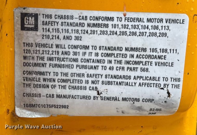 image for item DV4185 2005 Chevrolet C7500 oil distributor truck