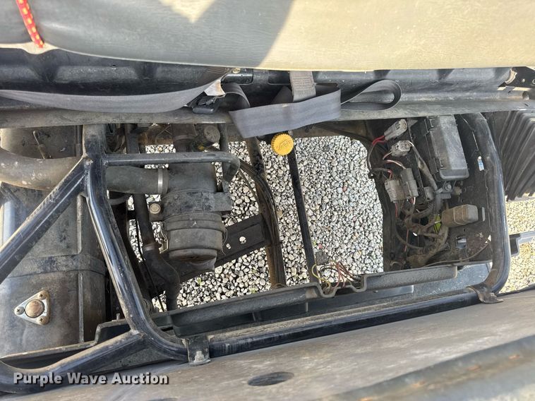 image for item DV4187 2001 Kawasaki KAF620G Mule utility vehicle