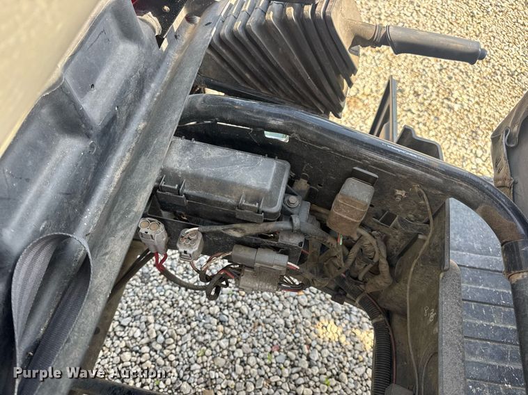 image for item DV4187 2001 Kawasaki KAF620G Mule utility vehicle