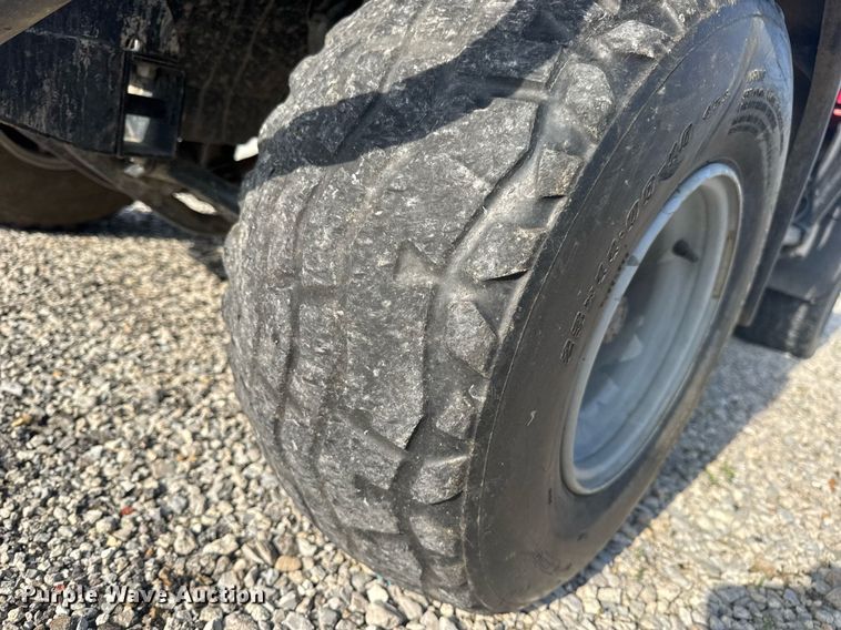 image for item DV4187 2001 Kawasaki KAF620G Mule utility vehicle