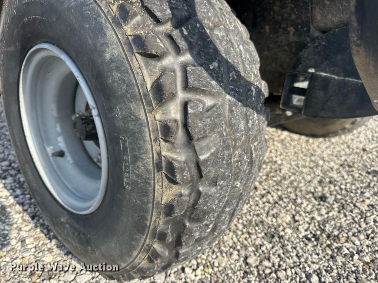 image for item DV4187 2001 Kawasaki KAF620G Mule utility vehicle