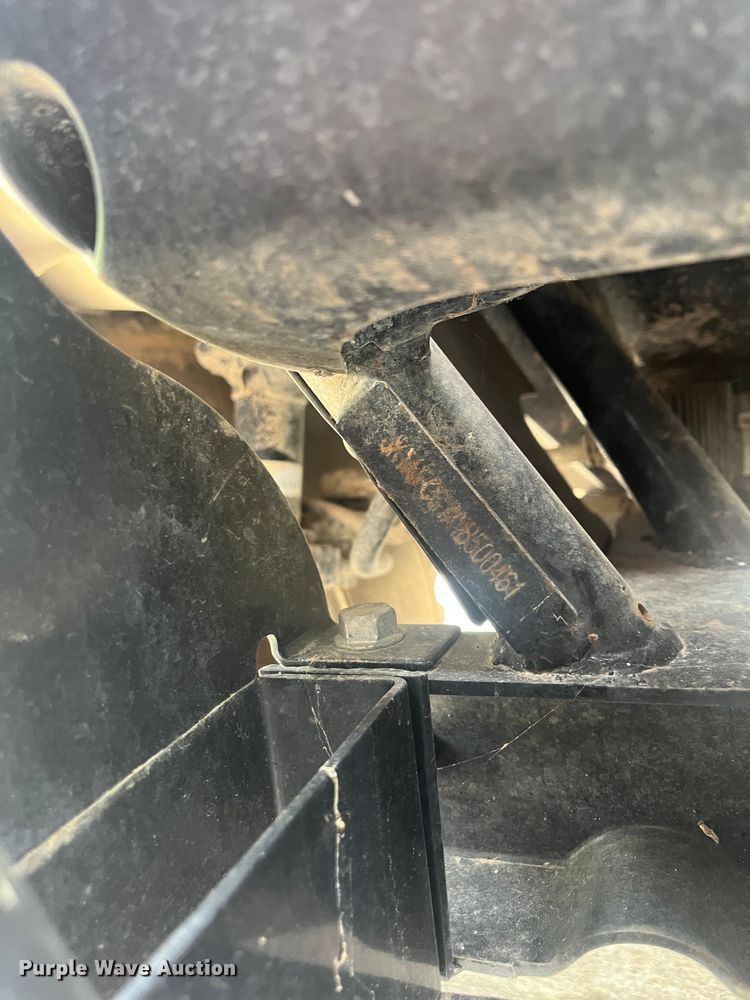 image for item DV4187 2001 Kawasaki KAF620G Mule utility vehicle