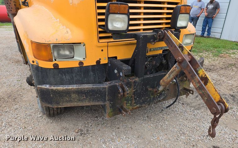 image for item DW7052 1992 International 4900 dump truck