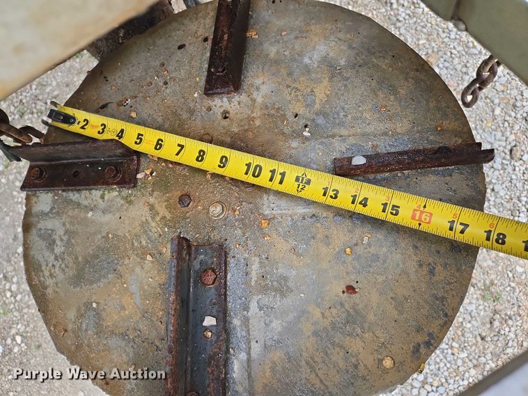 image for item DW7052 1992 International 4900 dump truck