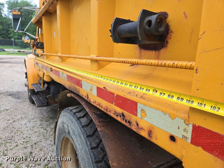 image for item DW7052 1992 International 4900 dump truck