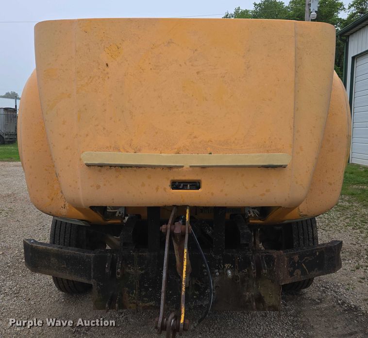 image for item DW7052 1992 International 4900 dump truck