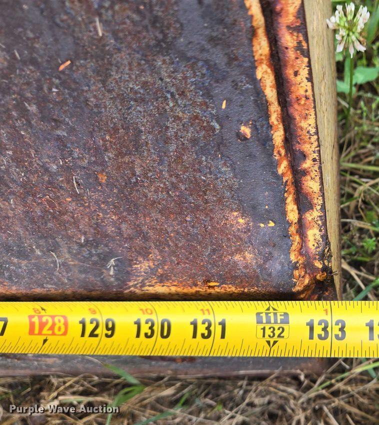 image for item DW7052 1992 International 4900 dump truck