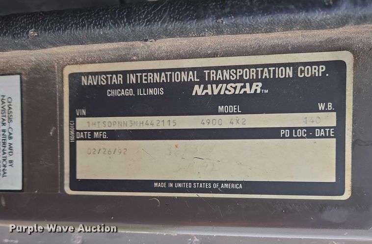 image for item DW7052 1992 International 4900 dump truck