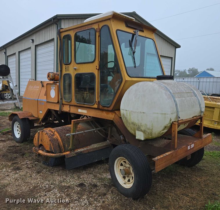 image for item DW7053 Broce Manufacturing RC300 broom