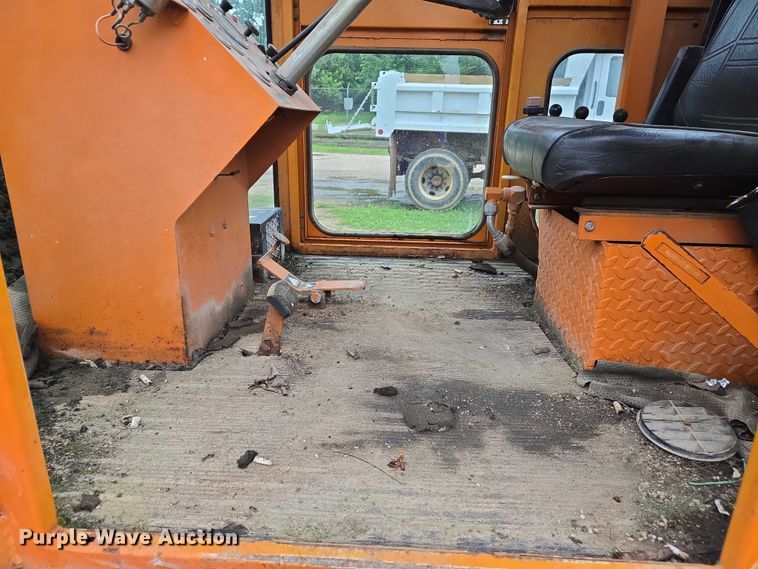 image for item DW7053 Broce Manufacturing RC300 broom