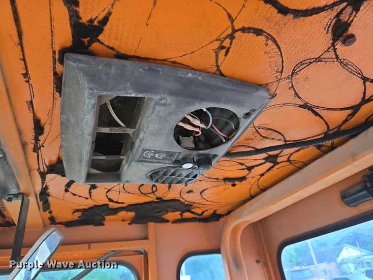 image for item DW7053 Broce Manufacturing RC300 broom