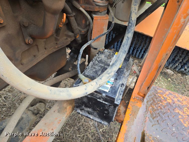 image for item DW7053 Broce Manufacturing RC300 broom