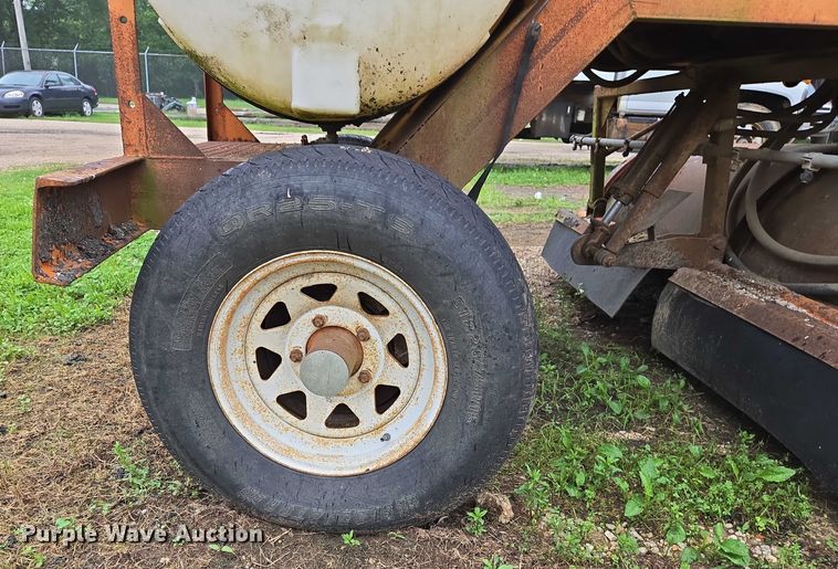 image for item DW7053 Broce Manufacturing RC300 broom