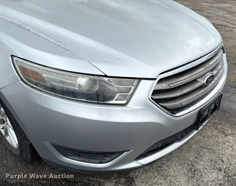 image for item DX5475 2013 Ford Taurus 