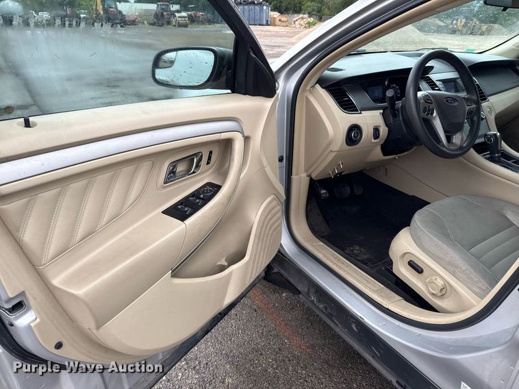 image for item DX5475 2013 Ford Taurus 