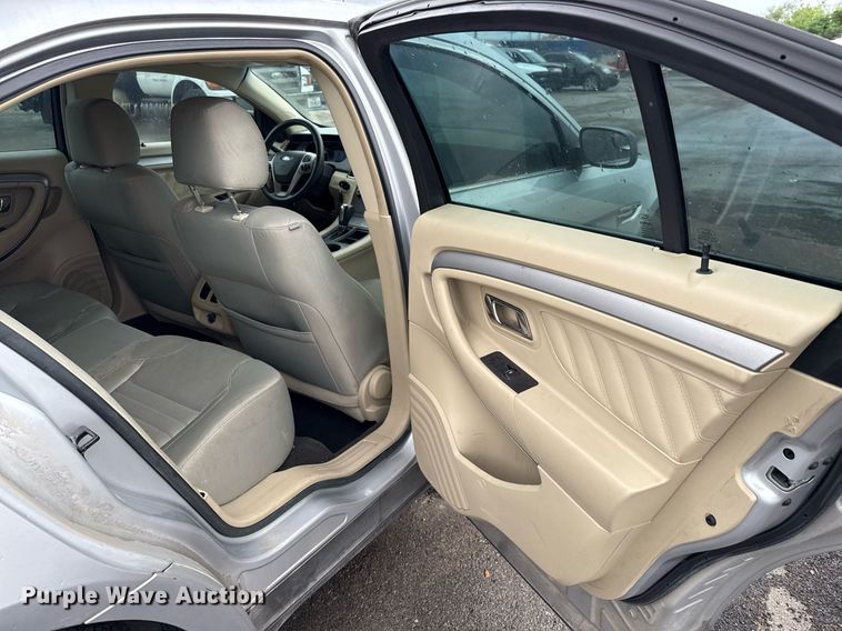 image for item DX5475 2013 Ford Taurus 