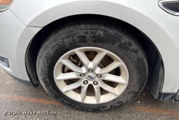 image for item DX5475 2013 Ford Taurus 