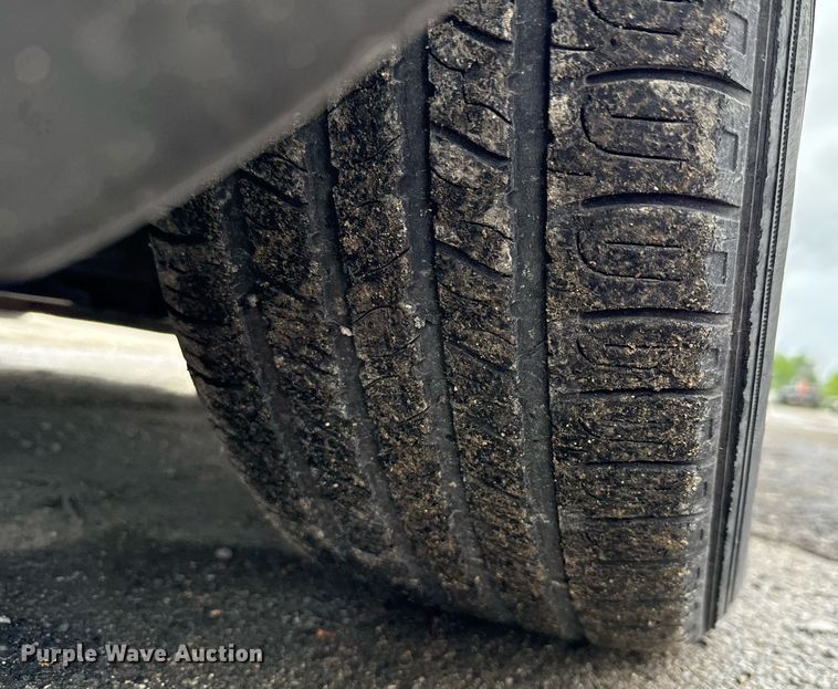 image for item DX5475 2013 Ford Taurus 