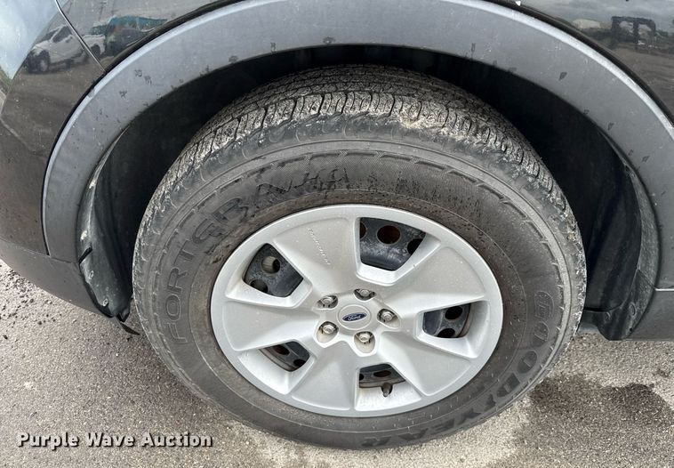 image for item DX5493 2013 Ford Explorer SUV