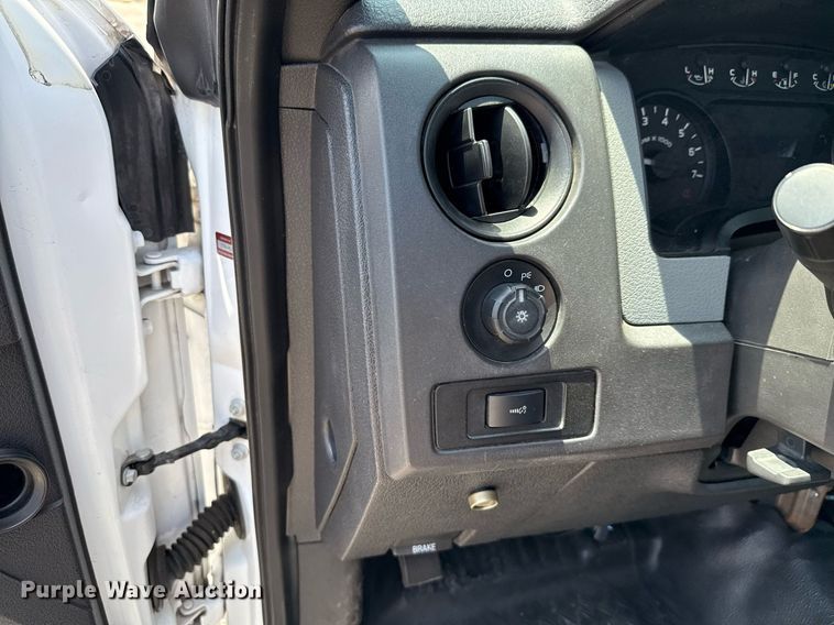 image for item DX5498 2011 Ford F150 XL SuperCrew pickup truck