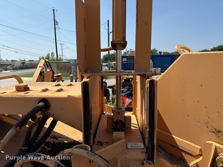 image for item DX5505 2004 Bandit 150 wood chipper