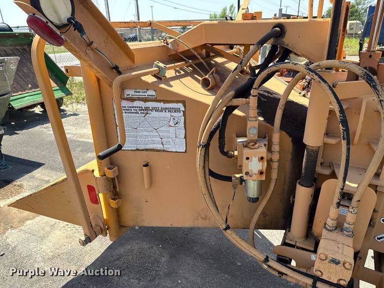 image for item DX5505 2004 Bandit 150 wood chipper