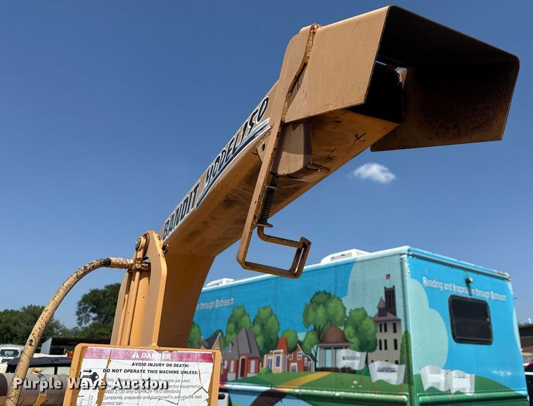 image for item DX5505 2004 Bandit 150 wood chipper