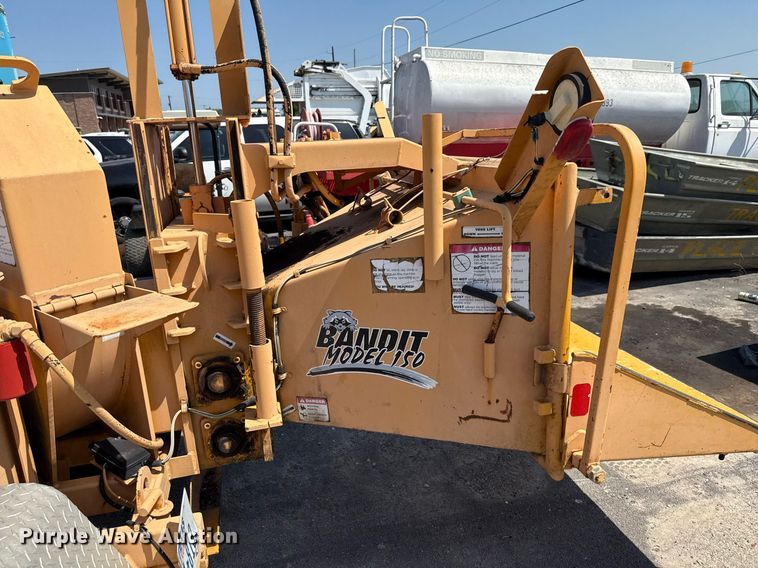 image for item DX5505 2004 Bandit 150 wood chipper