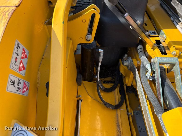 image for item DX5506 2016 Hustler Super 104 ZTR lawn mower