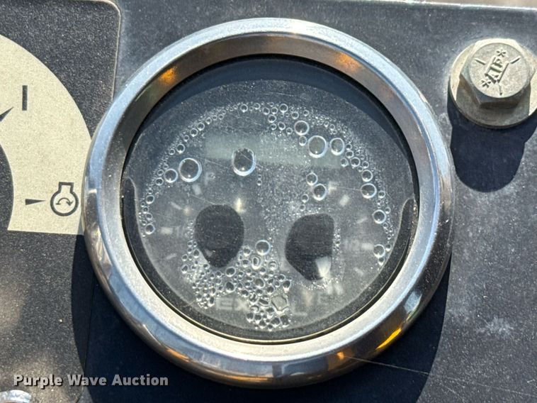 image for item DX5506 2016 Hustler Super 104 ZTR lawn mower