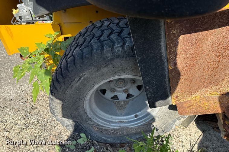 image for item DX5506 2016 Hustler Super 104 ZTR lawn mower