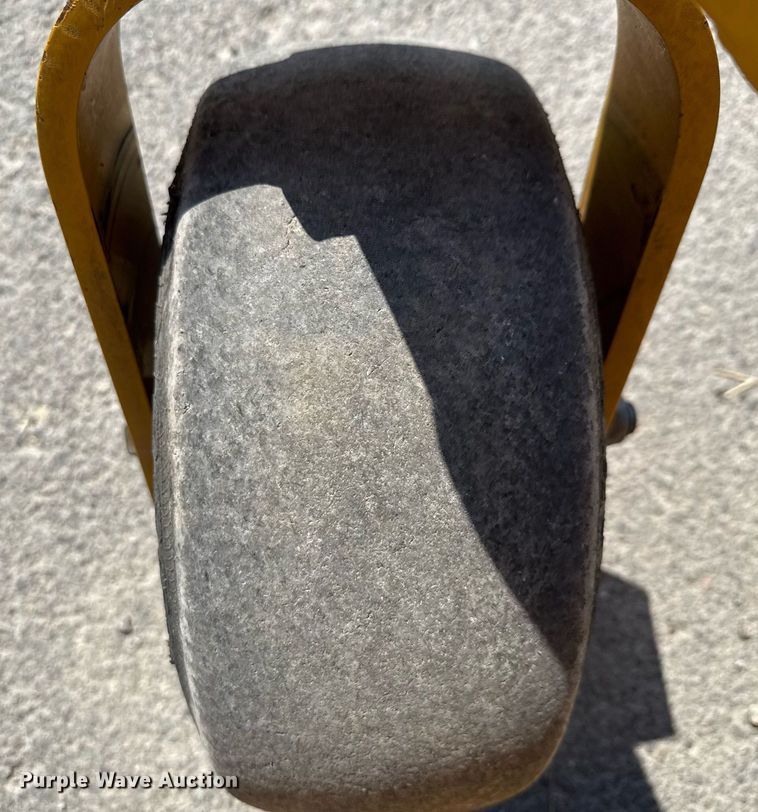 image for item DX5507 2016 Hustler Super 104 ZTR lawn mower