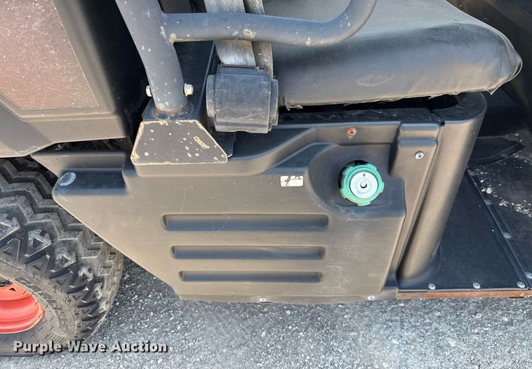 image for item DX5511 2013 Bobcat 3400XL utility vehicle