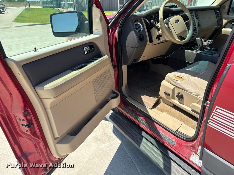 image for item DY0154 2007 Ford Expedition XLT SUV