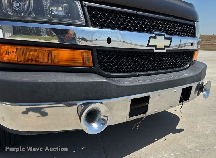 image for item DY0155 2015 Chevrolet Express G4500 ambulance