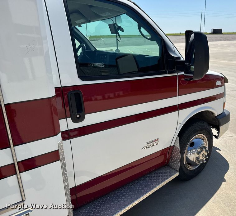 image for item DY0155 2015 Chevrolet Express G4500 ambulance