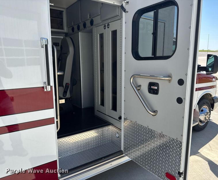 image for item DY0155 2015 Chevrolet Express G4500 ambulance