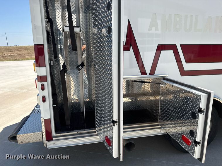 image for item DY0155 2015 Chevrolet Express G4500 ambulance