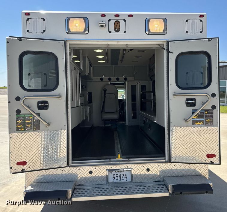 image for item DY0155 2015 Chevrolet Express G4500 ambulance