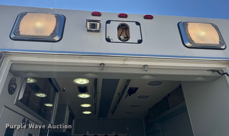 image for item DY0155 2015 Chevrolet Express G4500 ambulance