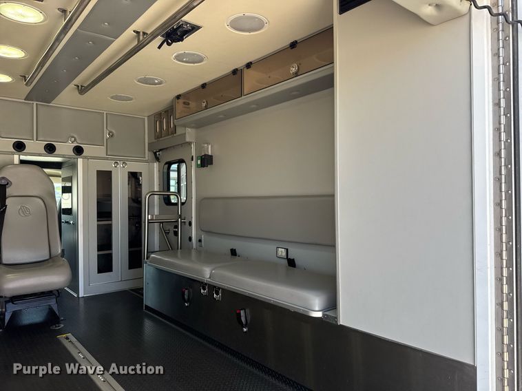 image for item DY0155 2015 Chevrolet Express G4500 ambulance