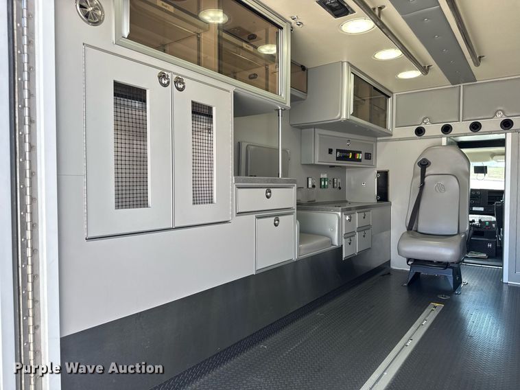 image for item DY0155 2015 Chevrolet Express G4500 ambulance